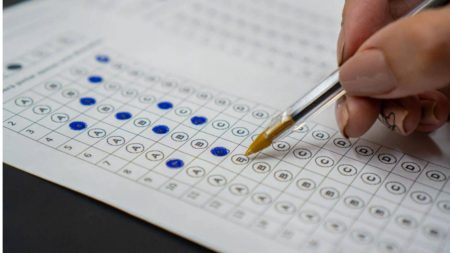 Concursos na Bahia: 693 vagas abertas e salários de até R$ 8 mil