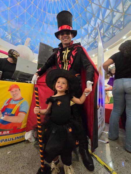 Crianças dominam as redes sociais com fantasias de Halloween Crianças dominam as redes sociais com fantasias de Halloween