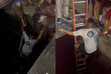 Vídeo: Jovens caem em canal após placa de concreto ceder no bairro do Uruguai