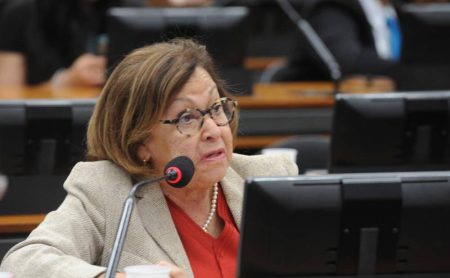 Lídice da Mata diz que avalia convite para ser suplente de Jaques Wagner ao Senado