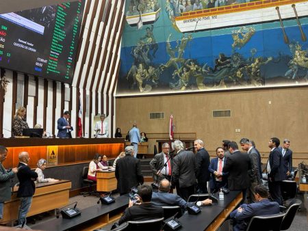 ALBA tem sessão agitada nesta terça-feira (21); confira o que aconteceu