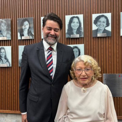 Filho de Maria Del Carmen confirma pré-candidatura à ALBA: “Dar continuidade à história” Filho de Maria Del Carmen, superintendente do Desenbahia, André Fidalgo