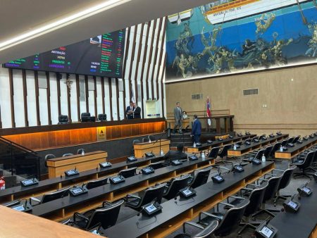 Alba fica sem votações por duas semanas após afastamento de Ivana Bastos