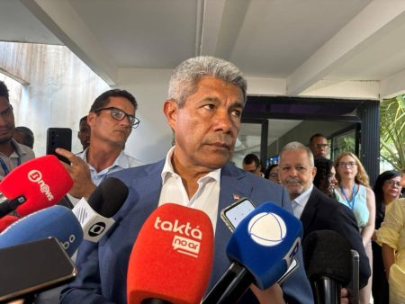 Jerônimo determina investigação rigorosa após mortes de policiais em Salvador