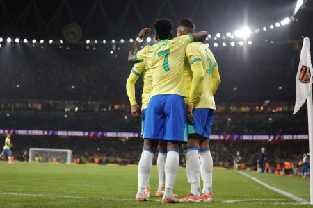 Brasil vence Senegal por 2 a 0 em amistoso