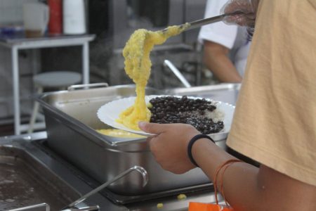 Estudantes baianos relatam intoxicação após refeição em restaurante universitário