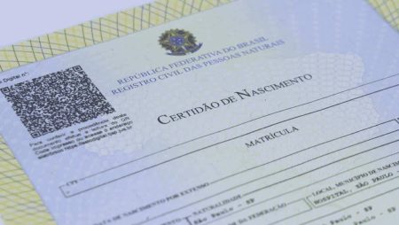 Salvador realiza mutirão para emissão gratuita de certidões de nascimento