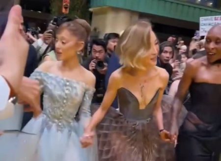 VÍDEO: Cynthia Erivo defende Ariana Grande durante confusão em pré-estreia de Wicked 2