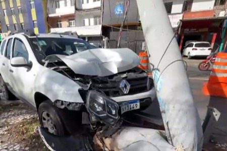 VÍDEO: Motorista perde controle e derruba poste na Av. São Rafael