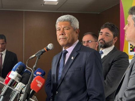 Jerônimo cobra hospital municipal em Feira e diz que falta da unidade agrava a regulação