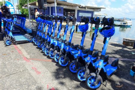 Salvador amplia serviço de patinetes elétricos para a Cidade Baixa