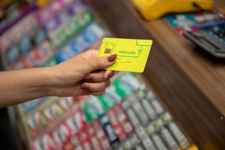 Empresas de vale-alimentação ameaçam acionar Justiça contra novas regras do governo