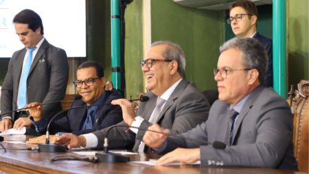 “Quando os líderes quiserem”: Muniz explica demora para votação do projeto do Kiss & Fly