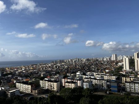Fim de semana terá tempo firme em Salvador; interior da Bahia segue com alerta de baixa umidade