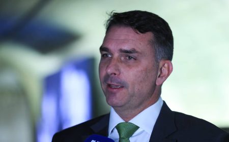 Flávio Bolsonaro vai receber título de cidadão soteropolitano