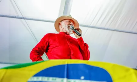 Lula diz que mundo vive momento crítico: “Eu quero guerra de conversa”
