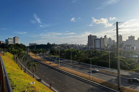 Salvador deve ter calor forte e chance de chuva rápida no pré-Carnaval