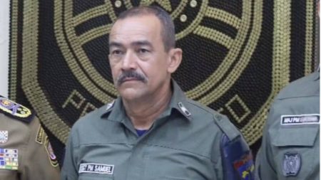 Sargento da PM é punido com três dias de detenção por bigode fora do padrão