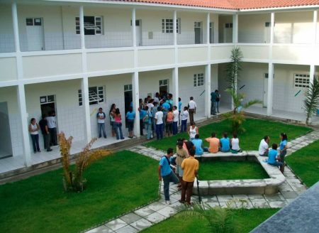 Famílias cobram retomada do transporte escolar para estudantes do IFBA em São Francisco do Conde