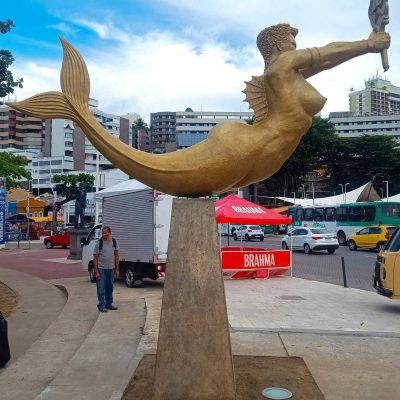 Sereia do Rio Vermelho é restaurada antes da Festa de Yemanjá
