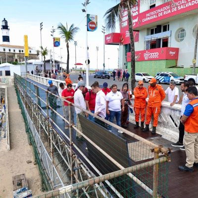 Plataforma de ambulantes passa por vistoria às vésperas do pré-Carnaval