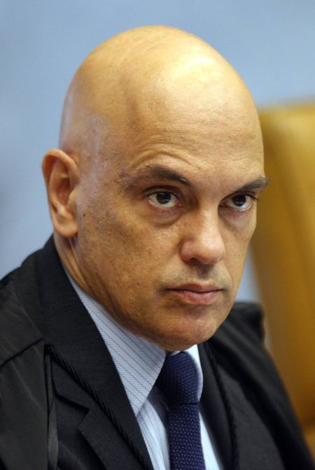 Moraes derruba a decisão de sindicância do CFM sobre assistência médica a Jair Bolsonaro