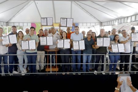 Jerônimo entrega obras e anuncia novos investimentos em Planaltino