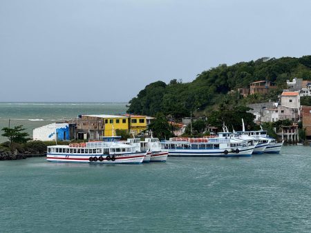 Condições do mar interrompem travessias Salvador-Mar Grande por causa do mau tempo