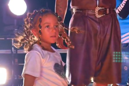 “Papai, as pessoas te amam muito”: filha de Léo Santana emociona no Carnaval