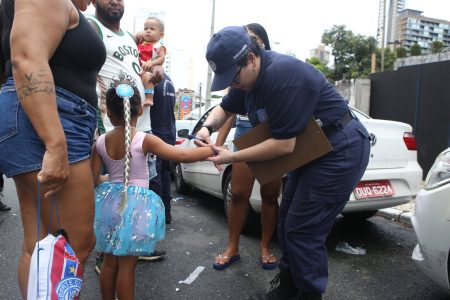 Guarda Civil Municipal prevê distribuir até 15 mil pulseiras de identificação para crianças no Carnaval