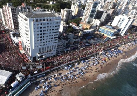 Dodô ferve a partir das 14h30 com sequência de estrelas na Barra-Ondina