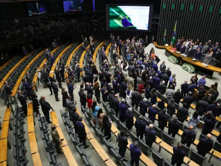 Comissão da PEC do fim da escala 6×1 recebe ministros nesta semana