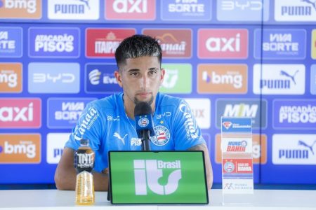 Kike Olivera fala sobre polêmica com Bahia e reforça desejo de permanecer no Tricolor