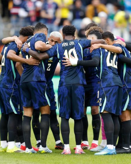 Brasil perde para a França por 2 a 1 em amistoso