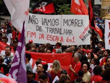 Maioria dos brasileiros apoia fim da escala 6×1, aponta pesquisa