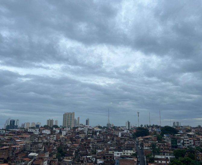 Salvador mantém tempo instável com previsão de chuva até o fim de semana