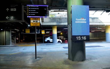 Painéis com previsão de ônibus começam a funcionar na Lapa