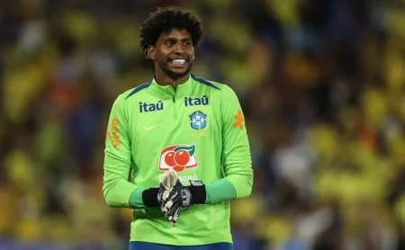 CBF convoca Hugo Souza após corte de Alisson para amistosos da Seleção