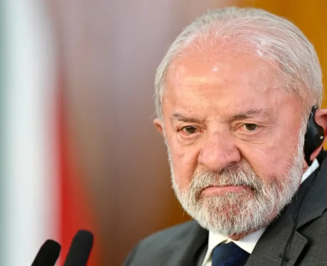 Lula inicia radioterapia preventiva após retirada de lesão no couro cabeludo