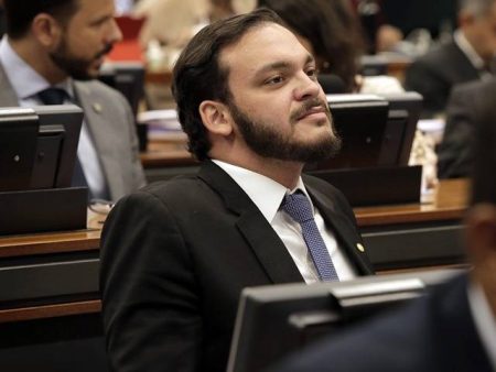 Ex-deputado da Bahia é alvo de operação da PF que investiga ligação com facções