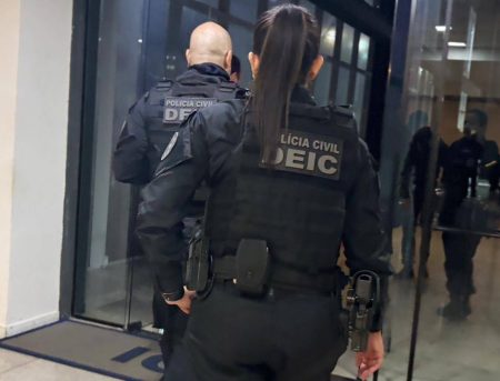 “Saidinha” e PIX: Polícia prende assaltante que coagia passageiros em ônibus de Salvador