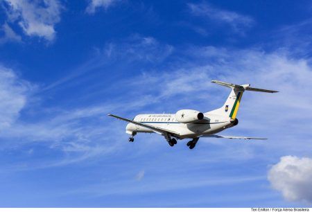 Deputada solicita suspensão do uso de aviões da FAB por autoridades