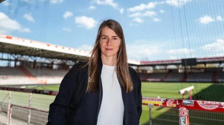 Histórico: mulher será treinadora de time da elite do futebol europeu pela primeira vez