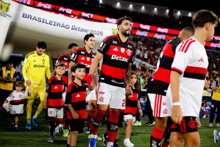 Paquetá sofre lesão e deve desfalcar o Flamengo contra o Vitória na Copa do Brasil