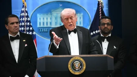 ‘Antes de me ajudar, acabe com a sua guerra’, diz Trump após declaração de Putin