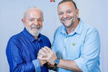 Presidente do PT reafirma candidatura de Lula à reeleição em 2026