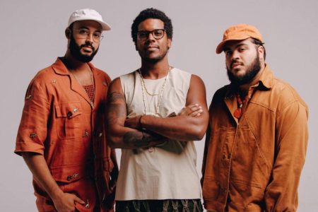 Gilsons iniciam turnê mundial em Salvador com novo álbum