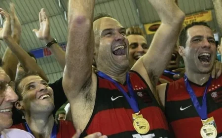 Flamengo aposenta camisa 14 do basquete em homenagem a Oscar Schmidt