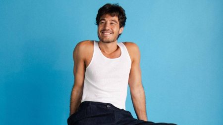 Tiago Iorc anuncia show em Salvador; saiba quando