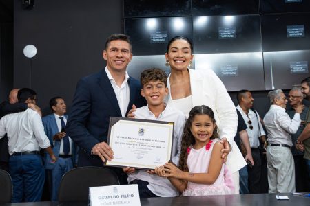 Osvaldo recebe título de Cidadão Soteropolitano em cerimônia na Câmara Municipal de Salvador